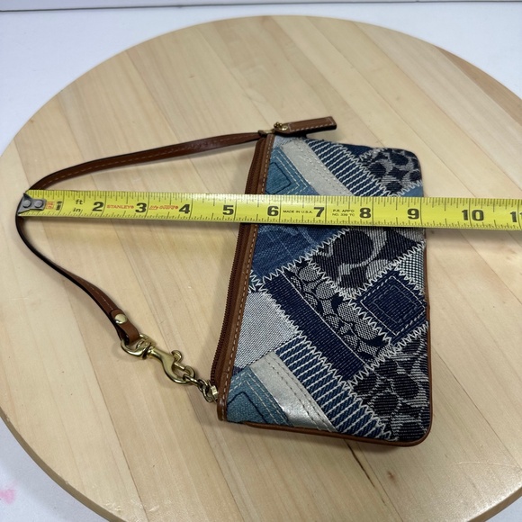 COACH Indigo Signature Denim Patchwork Leather Wristlet Clutch Hangtag Y2K - Picture 9 of 10